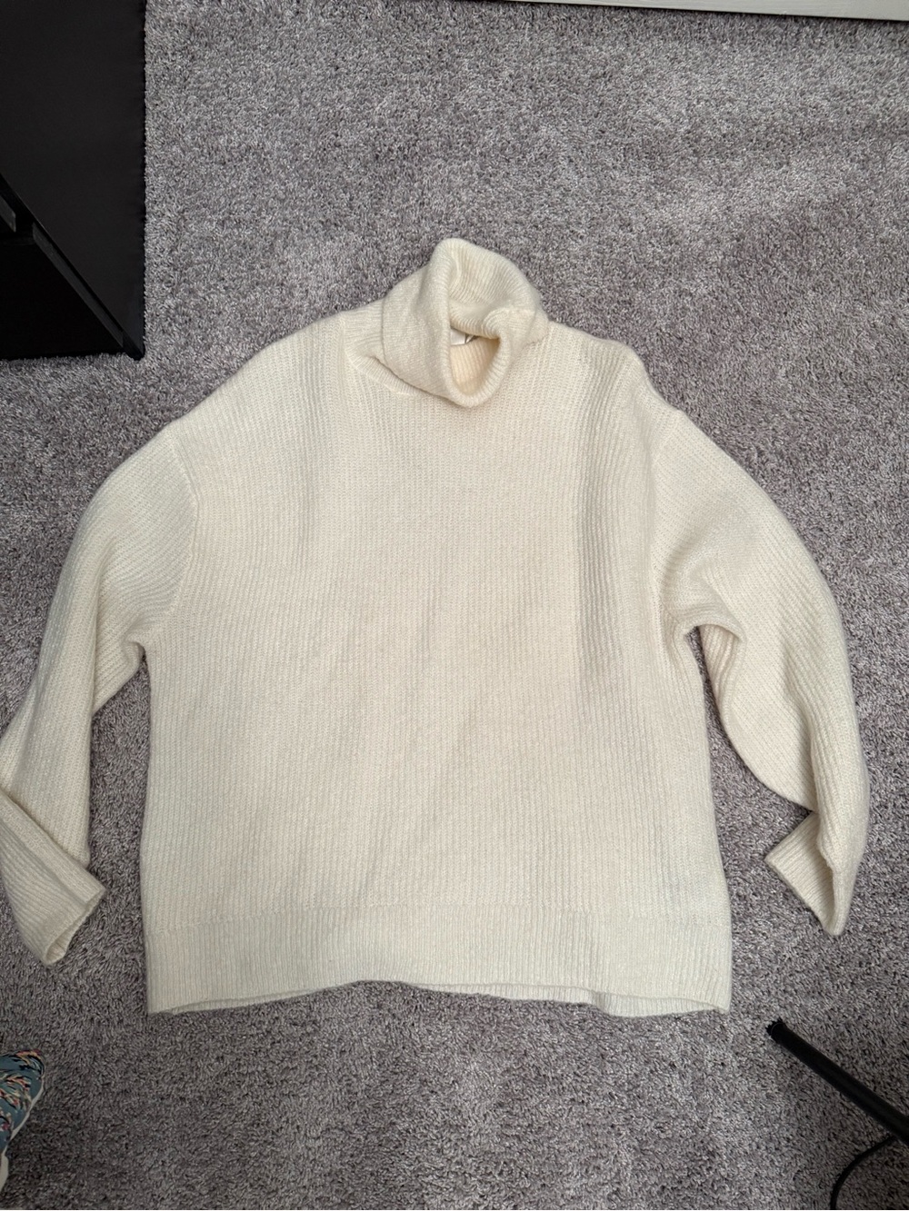 H&M Cream Turtleneck Ribbed Sweater - Women